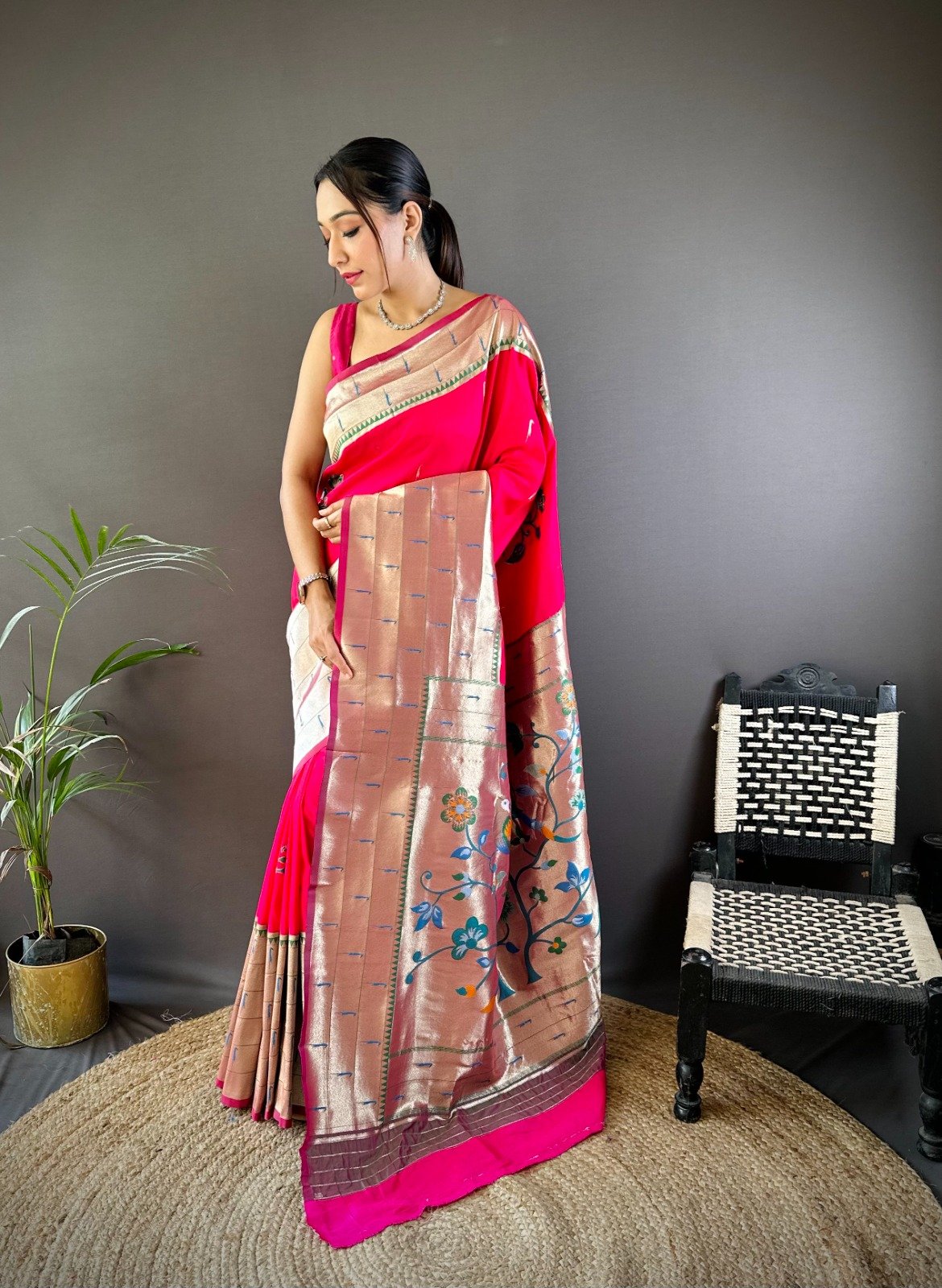 Six Lane Rosegold Banarasi Silk Saree - Image 4