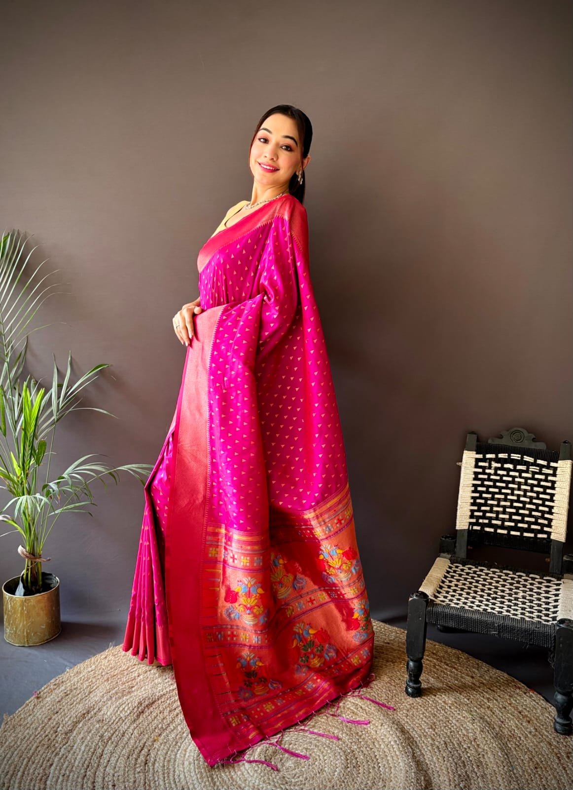 Copper Zari Paithani Lichi Silk Saree - Image 5
