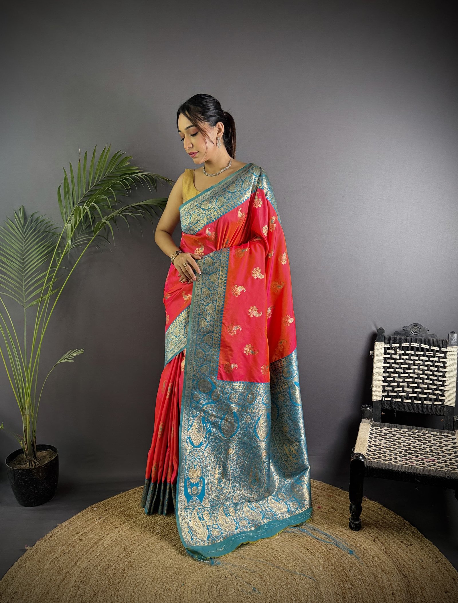 Classic Zari Banarasi Silk Saree - Image 4