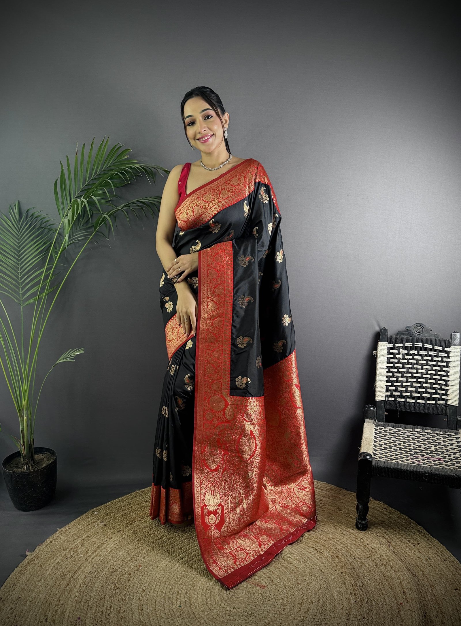 Classic Zari Banarasi Silk Saree - Image 2