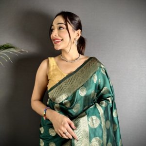 Bulbul Gold Zari Banarasi Silk Saree - Image 4