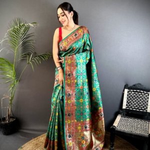 Royal Tassel Banarasi Silk Saree - Image 4