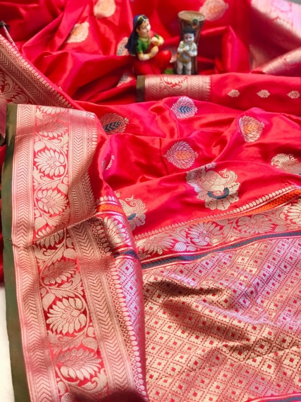 Rose Gold Zari Banarasi Lichi Silk Saree