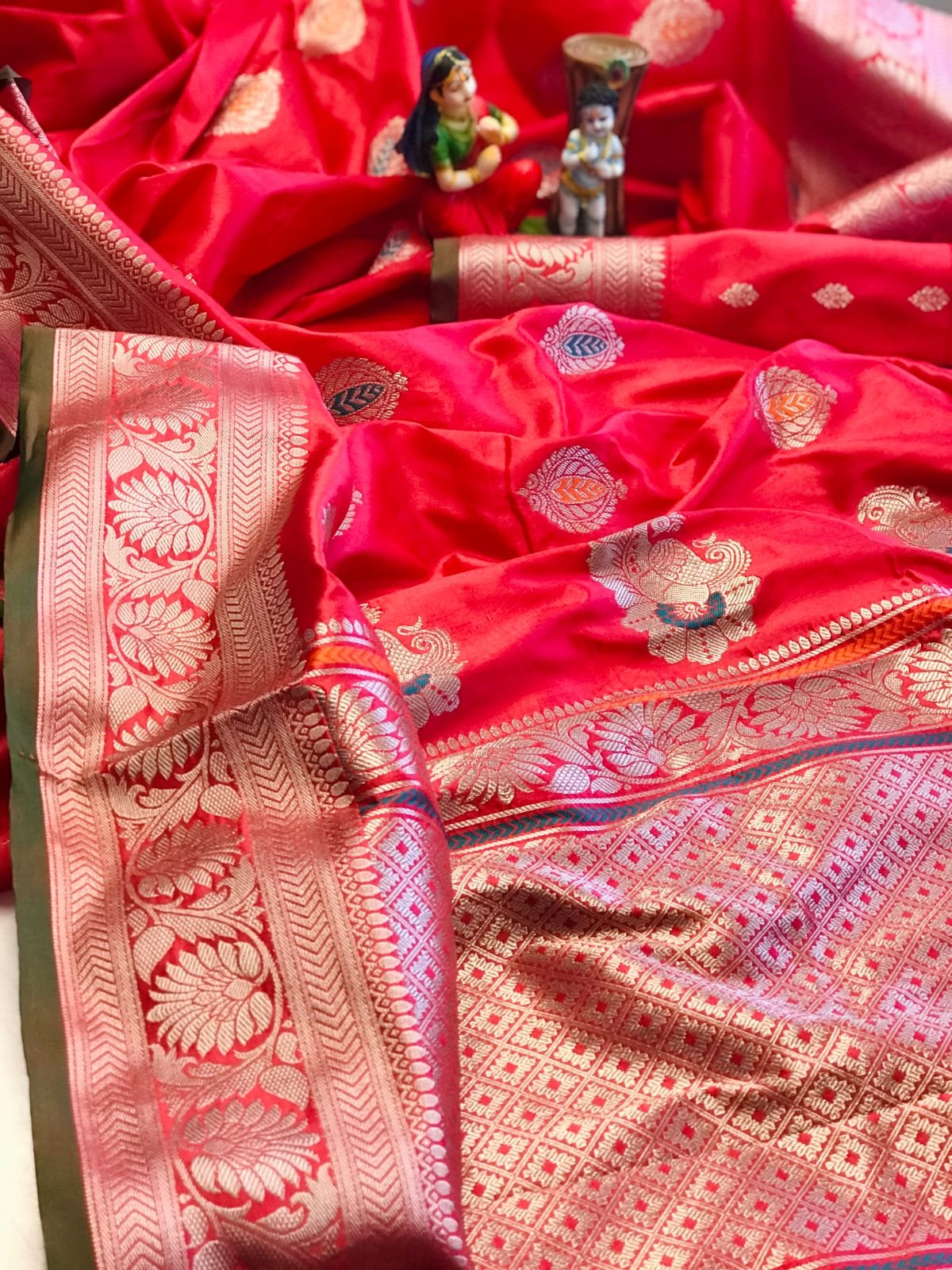 Rose Gold Zari Banarasi Lichi Silk Saree - Image 4