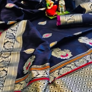 Rose Gold Zari Banarasi Lichi Silk Saree - Image 2