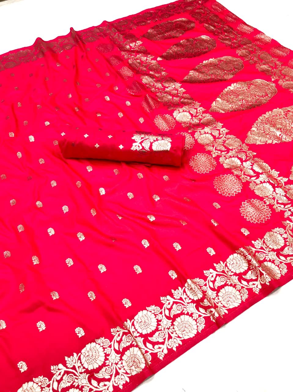 Heritage Banarasi Silk Saree - Image 7