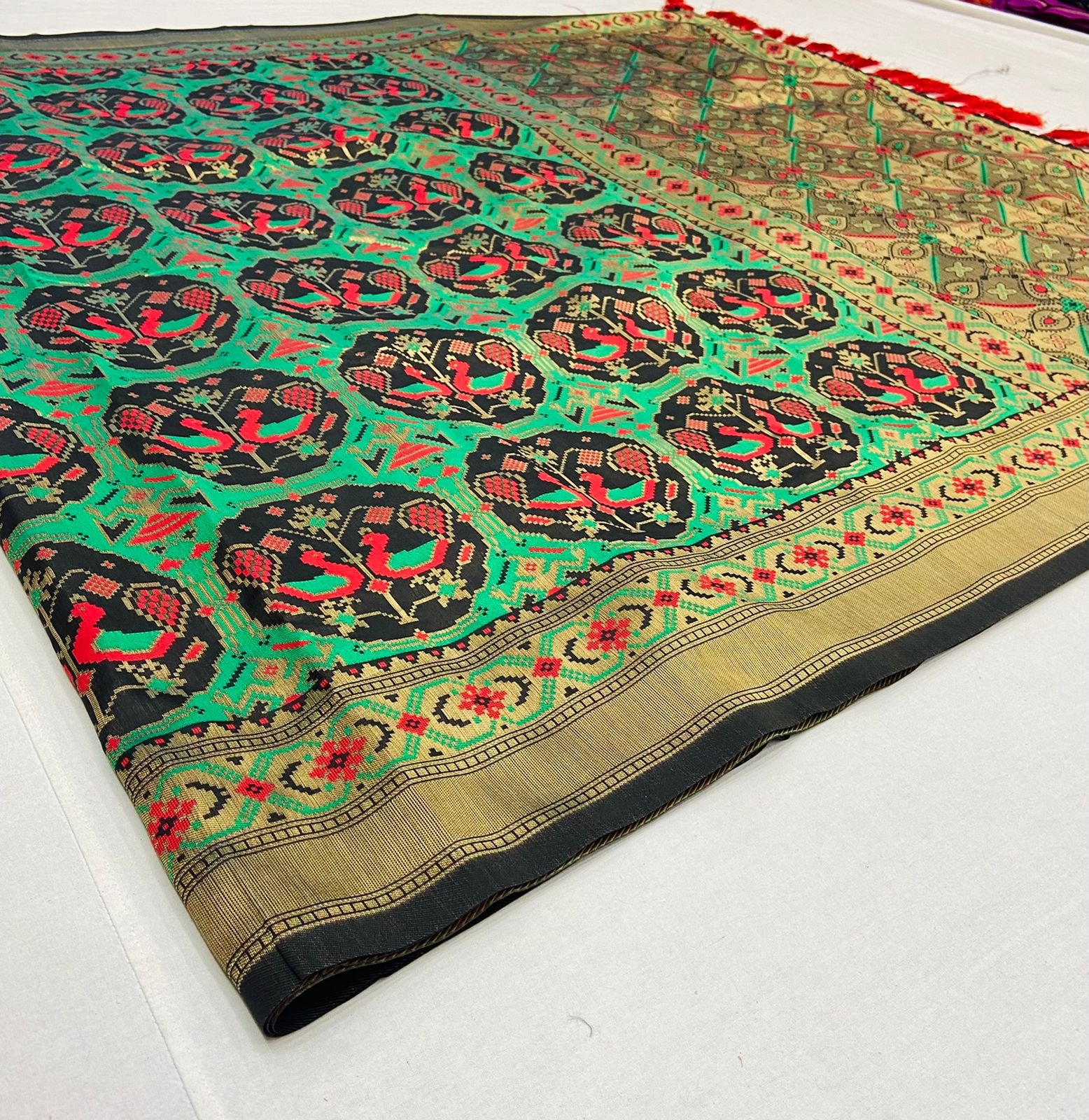 Action Tassel Banarasi Silk Saree - Image 1
