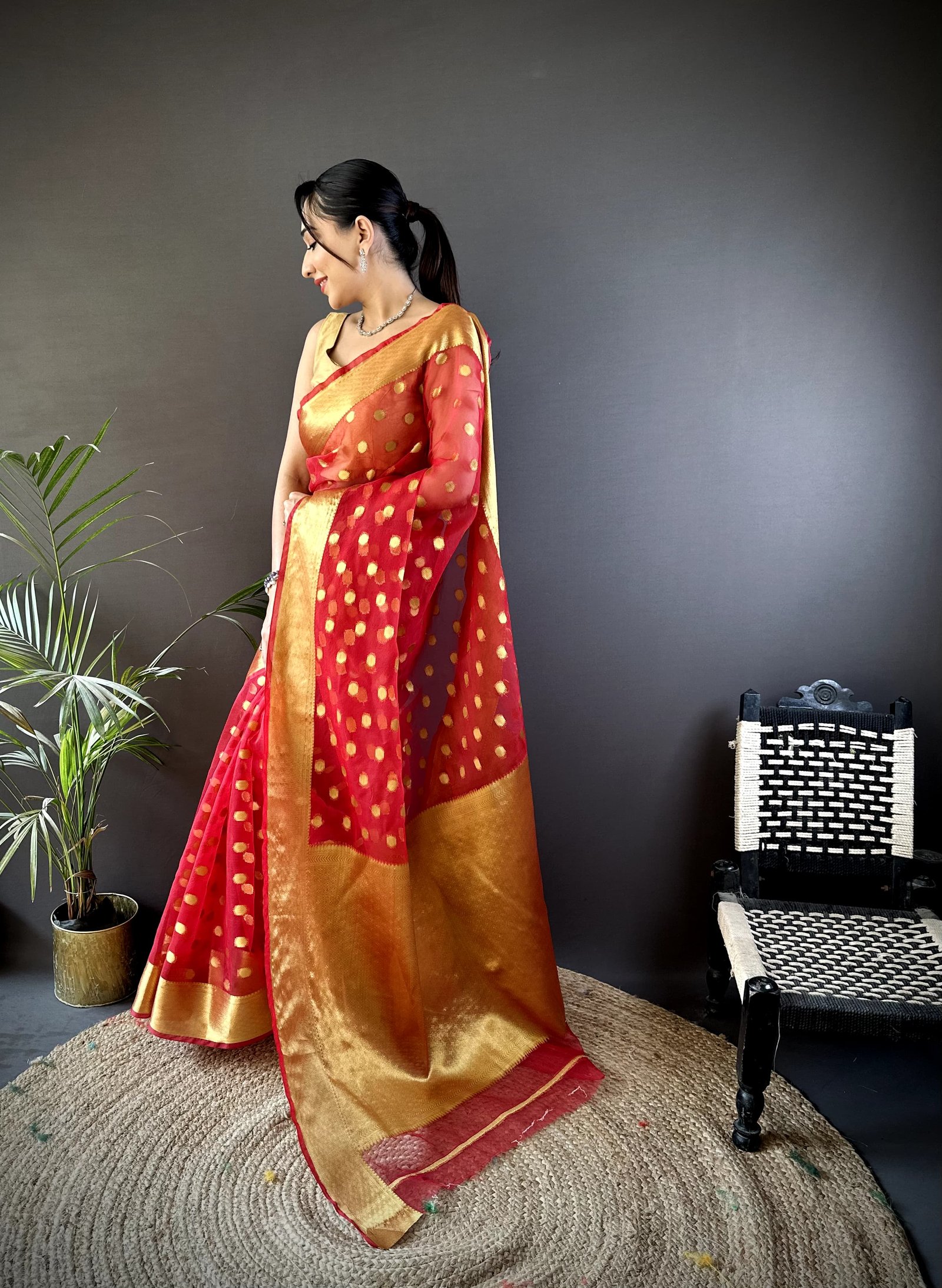 Golden Butti Pure Organza Silk Saree - Image 5