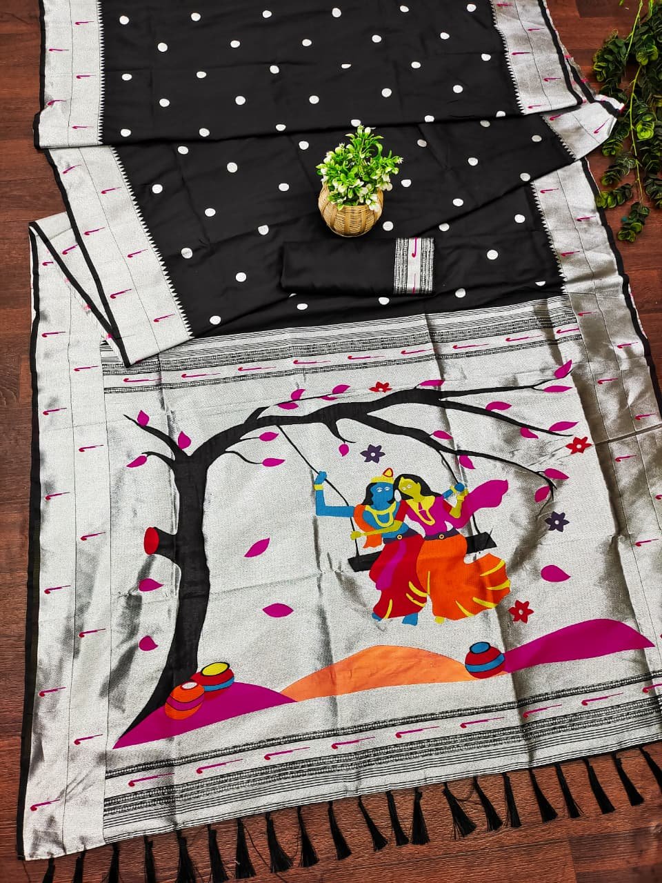 Royal Marathi Paithani Saree - Image 2