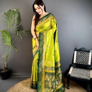 Peacock Zari Banarasi Silk Saree - Image 3