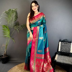 Peacock Zari Banarasi Silk Saree - Image 7