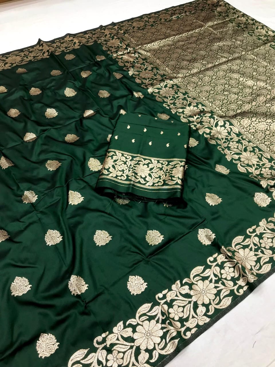 Rebola Heritage Banarasi Silk Saree - Image 3
