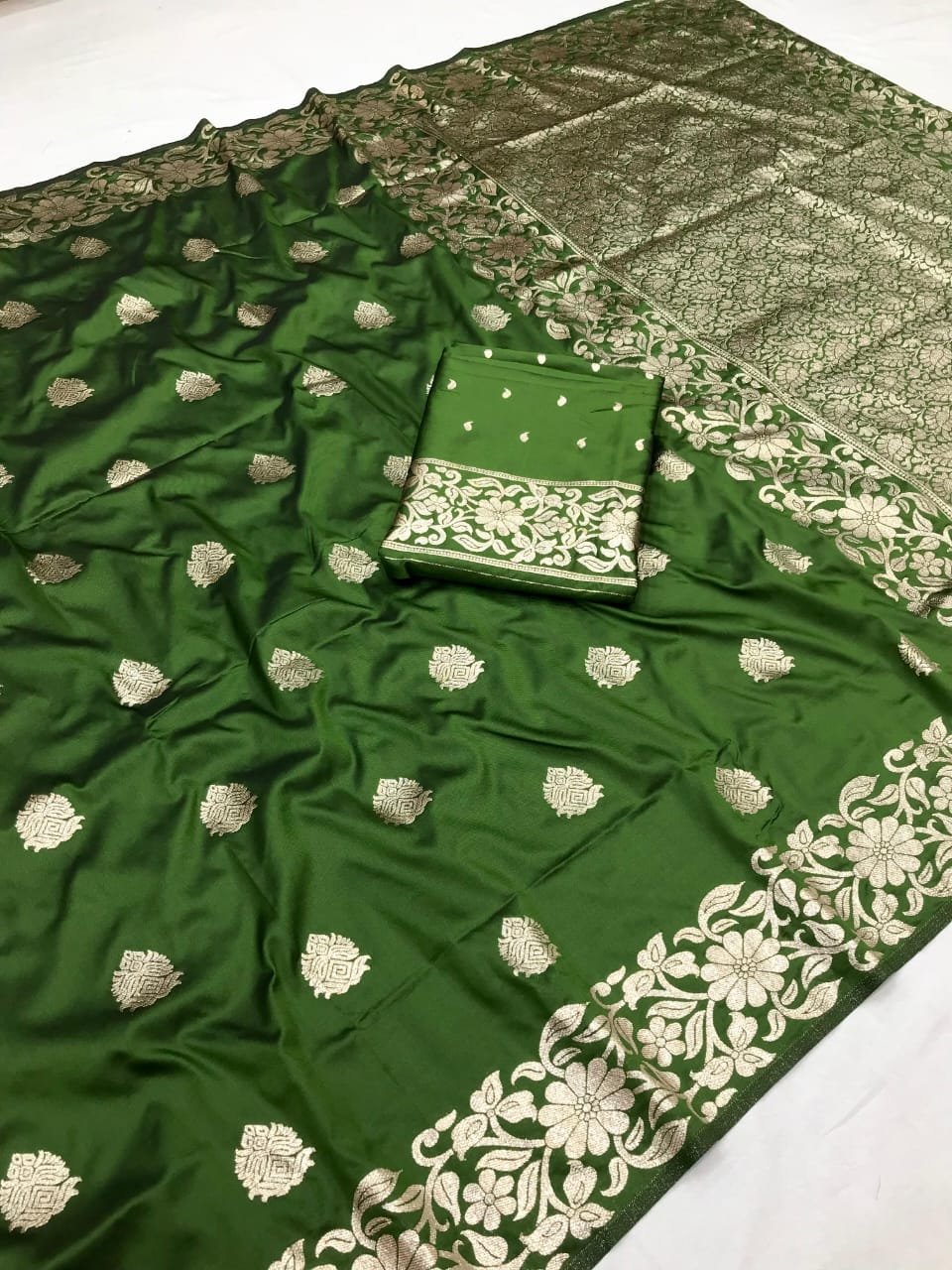 Rebola Heritage Banarasi Silk Saree - Image 4