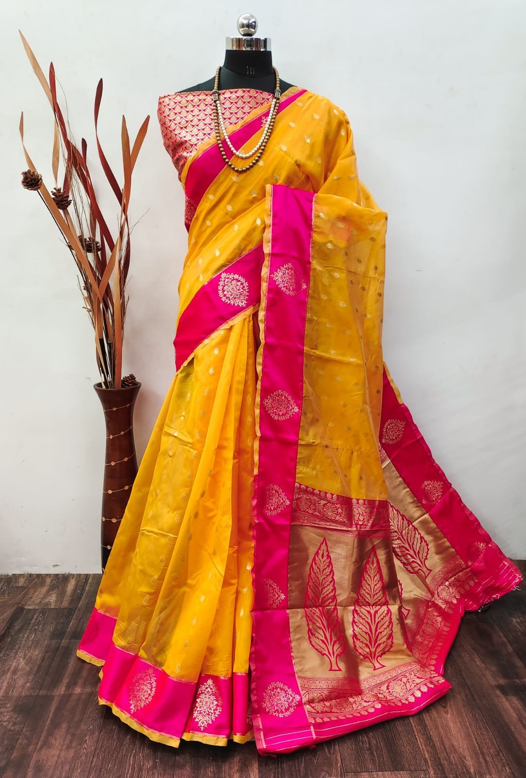Rocky Sparkle Satin Linen Silk Saree - Image 1