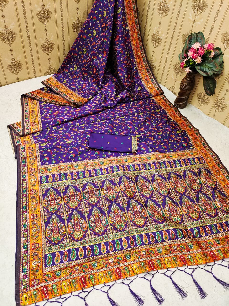 Premium Kashmiri Pashmina Silk Saree - Image 3