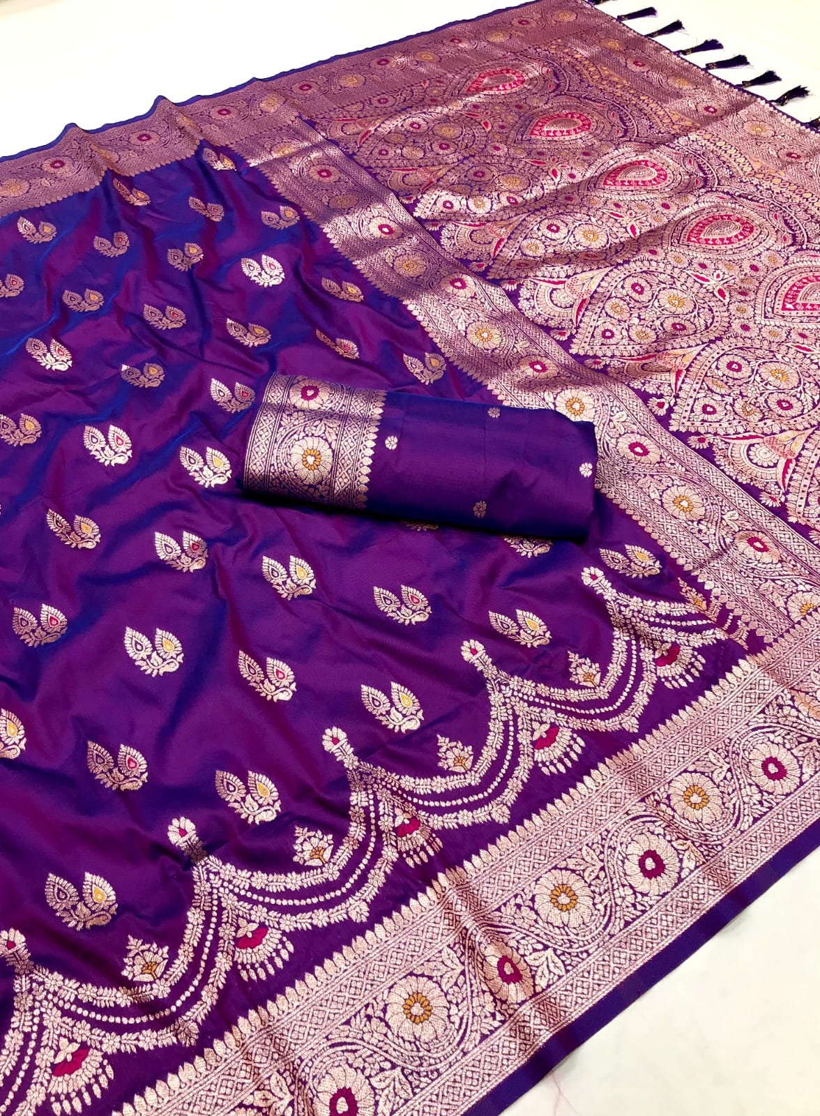 Premium Banarasi Silk Meenakari Saree - Image 4