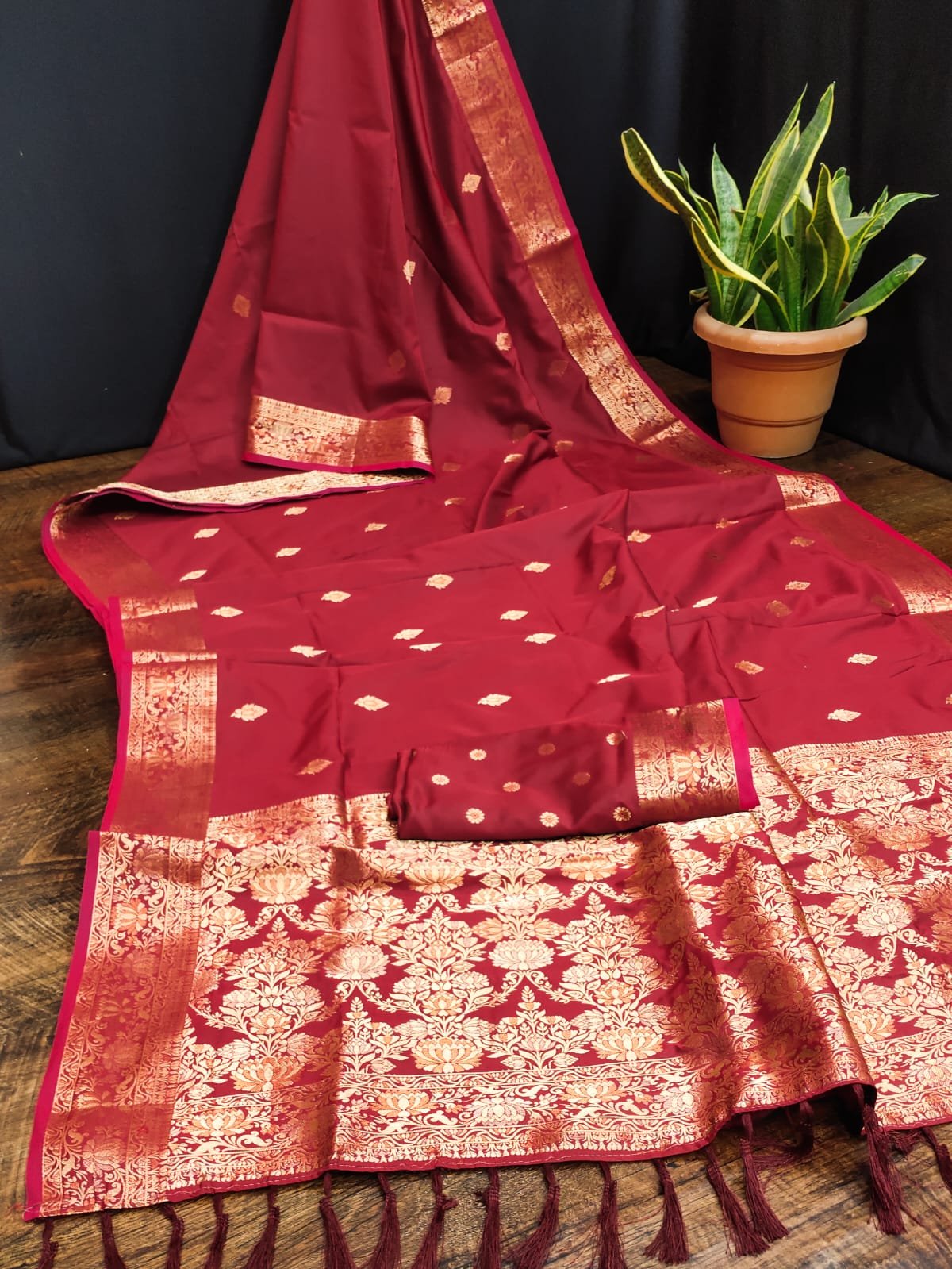 Premium Antique Weaving Kanjeevaram Saree - Image 3